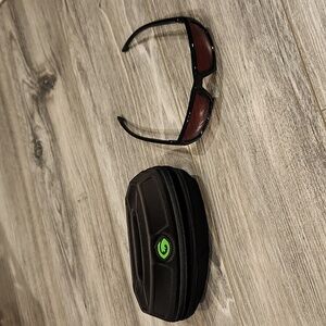 Like new condition Gargoyles Siege Vtg. Polarized Black w/rose tint Sunglasses